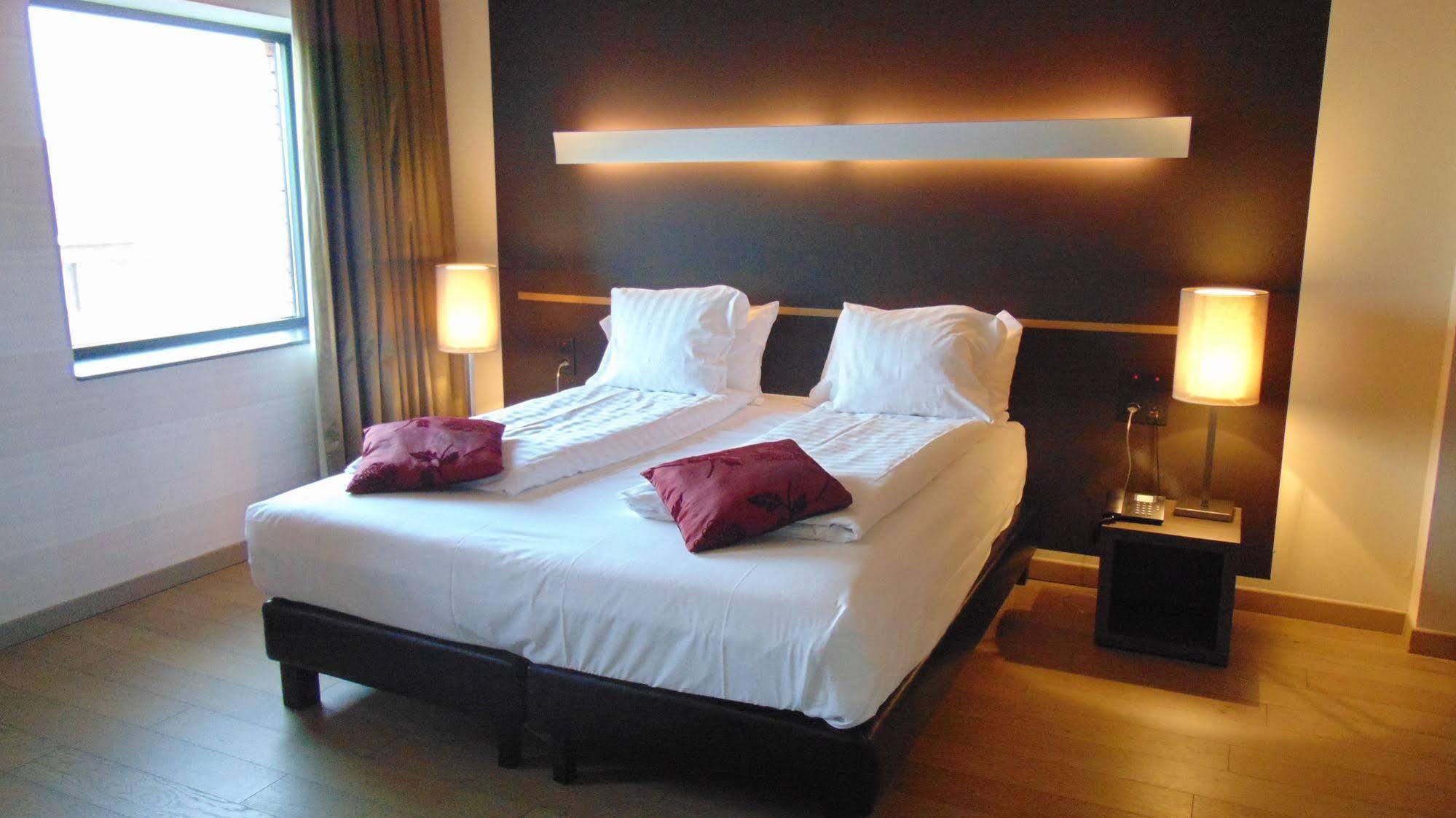 Hotel Stayen Sint-Truiden Zewnętrze zdjęcie